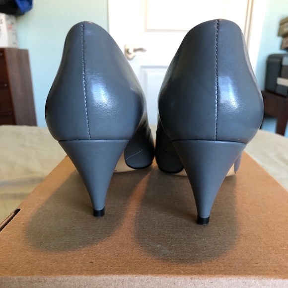 Gray Heels Size 6 - Picture 3 of 4